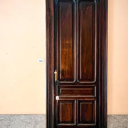 Charming In Early 1900s Building & Quiet 都灵