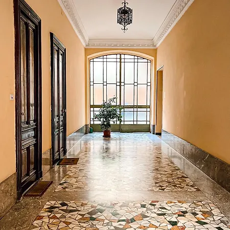 Charming In Early 1900s Building & Quiet * 都灵