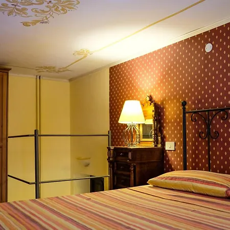 Charming In Early 1900s Building & Quiet *