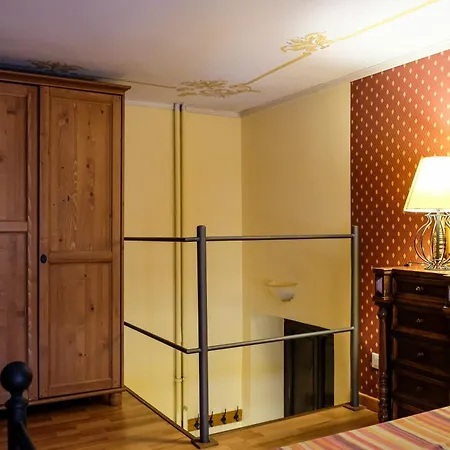 Charming In Early 1900s Building & Quiet Turín